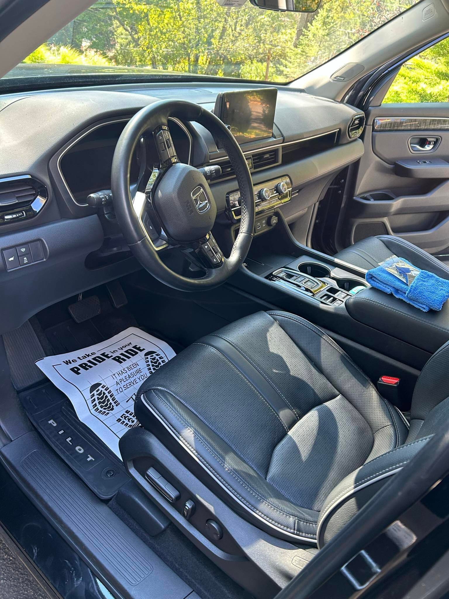 Clean Honda Pilot interior after a Panda Auto Detailing maintenance visit